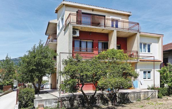 Apartmani Ljubica Каштела Екстер'єр фото