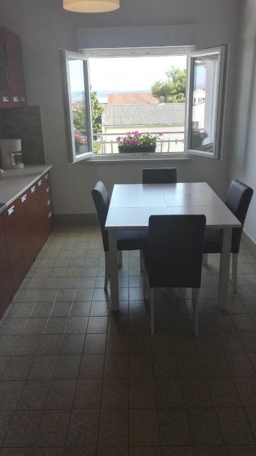 Apartmani Ljubica Каштела Екстер'єр фото