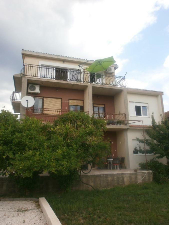 Apartmani Ljubica Каштела Екстер'єр фото