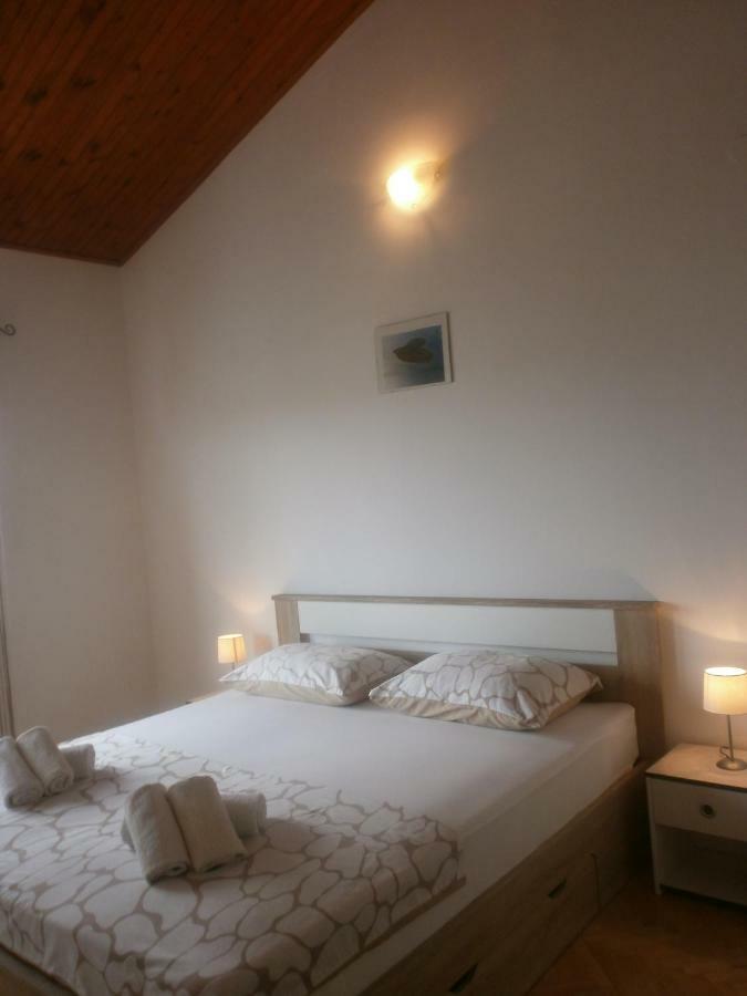 Apartmani Ljubica Каштела Екстер'єр фото
