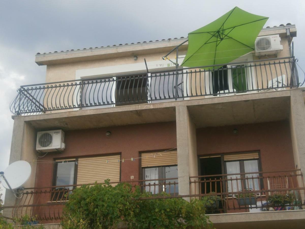 Apartmani Ljubica Каштела Екстер'єр фото