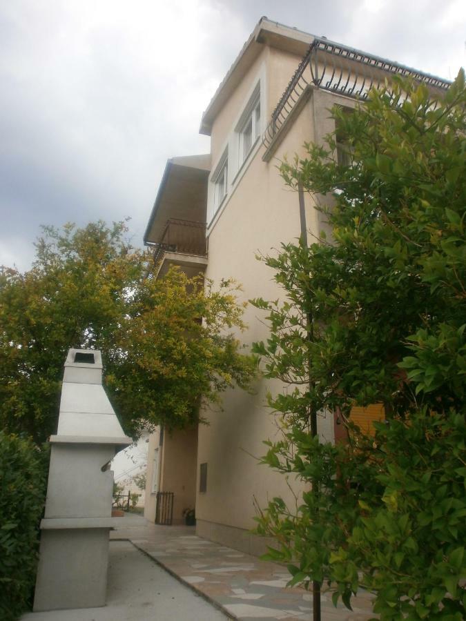 Apartmani Ljubica Каштела Екстер'єр фото